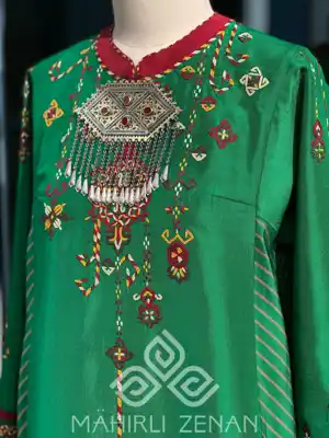 Türkmen fasonlar pombarh fasonlar Fasonlar 2025 fasonlar fason moda modalar Bezen bezen Türkmen fasonlar 2026 Türkmen fasonlar 2025 Türkmen fasonlar 2024 Türkmen fasonlar 2023 turkmenistan türkmenistan turkmen türkmen ashgabat  asgabat aşgabat balkan mary lebap dashoguz dasoguz daşoguz pombarh ponbarhat gulyupek gülýüpek stapel ştapel Gralan Çüýdeşen Abaýa Gadymy Krep Gurultaý 	Keteni Ýüpek Şifon Gipýur Lyon Welwet Atlas Kaşemir Streýç Suzana Ştapel Gülýüpek Pombarh Ýupka Gursakça Aksesuarlar Palto Penjek Okuw eşik Fata Sport eşik Uniforma Nakidka Öýme Şarf kompýuter ýaka ýaglyk Arenda köýnek 2nji el köýnek Taýyn köýnek Matalar Milli lybas milli lybaslar Toý köýnek Toý köýnekler toy koynek toy koynekler gundelik koynekler Gündelik	 
 köýnekler fata koynek Modern taze fason Eskiz koynektm turkmenkoynek türkmenkoynek fason moda moda fasonlar Iş eşik el iş	sada	ýakaly ýakasyz	keşdeli biserli	ýeňli giň nagyşly ýüregi açyk stoýka ýaka ýanly kombinasiýa 	zerli üsti aşak guşakly seçekli gysga ýeňli Keteni  el iş, sada  Bežewyý, Gyzyl, Sary, Goýy-ýaşyl