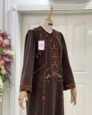 Türkmen fasonlar pombarh fasonlar Fasonlar 2025 fasonlar fason moda modalar Bezen bezen Türkmen fasonlar 2026 Türkmen fasonlar 2025 Türkmen fasonlar 2024 Türkmen fasonlar 2023 turkmenistan türkmenistan turkmen türkmen ashgabat  asgabat aşgabat balkan mary lebap dashoguz dasoguz daşoguz pombarh ponbarhat gulyupek gülýüpek stapel ştapel Gralan Çüýdeşen Abaýa Gadymy Krep Gurultaý 	Keteni Ýüpek Şifon Gipýur Lyon Welwet Atlas Kaşemir Streýç Suzana Ştapel Gülýüpek Pombarh Ýupka Gursakça Aksesuarlar Palto Penjek Okuw eşik Fata Sport eşik Uniforma Nakidka Öýme Şarf kompýuter ýaka ýaglyk Arenda köýnek 2nji el köýnek Taýyn köýnek Matalar Milli lybas milli lybaslar Toý köýnek Toý köýnekler toy koynek toy koynekler gundelik koynekler Gündelik	 
 köýnekler fata koynek Modern taze fason Eskiz koynektm turkmenkoynek türkmenkoynek fason moda moda fasonlar Iş eşik el iş	sada	ýakaly ýakasyz	keşdeli biserli	ýeňli giň nagyşly ýüregi açyk stoýka ýaka ýanly kombinasiýa 	zerli üsti aşak guşakly seçekli gysga ýeňli Gülýüpek Toý köýnek el iş, ýakaly  Goýy-goňur