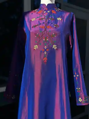 Türkmen fasonlar pombarh fasonlar Fasonlar 2025 fasonlar fason moda modalar Bezen bezen Türkmen fasonlar 2026 Türkmen fasonlar 2025 Türkmen fasonlar 2024 Türkmen fasonlar 2023 turkmenistan türkmenistan turkmen türkmen ashgabat  asgabat aşgabat balkan mary lebap dashoguz dasoguz daşoguz pombarh ponbarhat gulyupek gülýüpek stapel ştapel Gralan Çüýdeşen Abaýa Gadymy Krep Gurultaý 	Keteni Ýüpek Şifon Gipýur Lyon Welwet Atlas Kaşemir Streýç Suzana Ştapel Gülýüpek Pombarh Ýupka Gursakça Aksesuarlar Palto Penjek Okuw eşik Fata Sport eşik Uniforma Nakidka Öýme Şarf kompýuter ýaka ýaglyk Arenda köýnek 2nji el köýnek Taýyn köýnek Matalar Milli lybas milli lybaslar Toý köýnek Toý köýnekler toy koynek toy koynekler gundelik koynekler Gündelik	 
 köýnekler fata koynek Modern taze fason Eskiz koynektm turkmenkoynek türkmenkoynek fason moda moda fasonlar Iş eşik el iş	sada	ýakaly ýakasyz	keşdeli biserli	ýeňli giň nagyşly ýüregi açyk stoýka ýaka ýanly kombinasiýa 	zerli üsti aşak guşakly seçekli gysga ýeňli Keteni  keşdeli, sada  Benewşe, Gyzyl, Mämişi, Goýy-gök