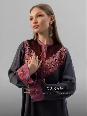 Türkmen fasonlar pombarh fasonlar Fasonlar 2025 fasonlar fason moda modalar Bezen bezen Türkmen fasonlar 2026 Türkmen fasonlar 2025 Türkmen fasonlar 2024 Türkmen fasonlar 2023 turkmenistan türkmenistan turkmen türkmen ashgabat  asgabat aşgabat balkan mary lebap dashoguz dasoguz daşoguz pombarh ponbarhat gulyupek gülýüpek stapel ştapel Gralan Çüýdeşen Abaýa Gadymy Krep Gurultaý 	Keteni Ýüpek Şifon Gipýur Lyon Welwet Atlas Kaşemir Streýç Suzana Ştapel Gülýüpek Pombarh Ýupka Gursakça Aksesuarlar Palto Penjek Okuw eşik Fata Sport eşik Uniforma Nakidka Öýme Şarf kompýuter ýaka ýaglyk Arenda köýnek 2nji el köýnek Taýyn köýnek Matalar Milli lybas milli lybaslar Toý köýnek Toý köýnekler toy koynek toy koynekler gundelik koynekler Gündelik	 
 köýnekler fata koynek Modern taze fason Eskiz koynektm turkmenkoynek türkmenkoynek fason moda moda fasonlar Iş eşik el iş	sada	ýakaly ýakasyz	keşdeli biserli	ýeňli giň nagyşly ýüregi açyk stoýka ýaka ýanly kombinasiýa 	zerli üsti aşak guşakly seçekli gysga ýeňli Gülýüpek Gündelik, Milli lybas el iş, keşdeli, ýakaly, ýeňli, giň, nagyşly 17-25, 26-35 Goýy-çal yaz, tomus, guyz