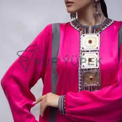 Türkmen fasonlar pombarh fasonlar Fasonlar 2025 fasonlar fason moda modalar Bezen bezen Türkmen fasonlar 2026 Türkmen fasonlar 2025 Türkmen fasonlar 2024 Türkmen fasonlar 2023 turkmenistan türkmenistan turkmen türkmen ashgabat  asgabat aşgabat balkan mary lebap dashoguz dasoguz daşoguz pombarh ponbarhat gulyupek gülýüpek stapel ştapel Gralan Çüýdeşen Abaýa Gadymy Krep Gurultaý 	Keteni Ýüpek Şifon Gipýur Lyon Welwet Atlas Kaşemir Streýç Suzana Ştapel Gülýüpek Pombarh Ýupka Gursakça Aksesuarlar Palto Penjek Okuw eşik Fata Sport eşik Uniforma Nakidka Öýme Şarf kompýuter ýaka ýaglyk Arenda köýnek 2nji el köýnek Taýyn köýnek Matalar Milli lybas milli lybaslar Toý köýnek Toý köýnekler toy koynek toy koynekler gundelik koynekler Gündelik	 
 köýnekler fata koynek Modern taze fason Eskiz koynektm turkmenkoynek türkmenkoynek fason moda moda fasonlar Iş eşik el iş	sada	ýakaly ýakasyz	keşdeli biserli	ýeňli giň nagyşly ýüregi açyk stoýka ýaka ýanly kombinasiýa 	zerli üsti aşak guşakly seçekli gysga ýeňli 