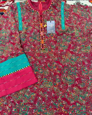 Türkmen fasonlar pombarh fasonlar Fasonlar 2025 fasonlar fason moda modalar Bezen bezen Türkmen fasonlar 2026 Türkmen fasonlar 2025 Türkmen fasonlar 2024 Türkmen fasonlar 2023 turkmenistan türkmenistan turkmen türkmen ashgabat  asgabat aşgabat balkan mary lebap dashoguz dasoguz daşoguz pombarh ponbarhat gulyupek gülýüpek stapel ştapel Gralan Çüýdeşen Abaýa Gadymy Krep Gurultaý 	Keteni Ýüpek Şifon Gipýur Lyon Welwet Atlas Kaşemir Streýç Suzana Ştapel Gülýüpek Pombarh Ýupka Gursakça Aksesuarlar Palto Penjek Okuw eşik Fata Sport eşik Uniforma Nakidka Öýme Şarf kompýuter ýaka ýaglyk Arenda köýnek 2nji el köýnek Taýyn köýnek Matalar Milli lybas milli lybaslar Toý köýnek Toý köýnekler toy koynek toy koynekler gundelik koynekler Gündelik	 
 köýnekler fata koynek Modern taze fason Eskiz koynektm turkmenkoynek türkmenkoynek fason moda moda fasonlar Iş eşik el iş	sada	ýakaly ýakasyz	keşdeli biserli	ýeňli giň nagyşly ýüregi açyk stoýka ýaka ýanly kombinasiýa 	zerli üsti aşak guşakly seçekli gysga ýeňli Ştapel Toý köýnek, Gündelik el iş, ýakaly, biserli, ýeňli, giň, zerli 17-25, 26-35, 35+ Haki, Goýy-gyzyl yaz, tomus Taýyn köýnek