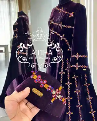 Türkmen fasonlar pombarh fasonlar Fasonlar 2025 fasonlar fason moda modalar Bezen bezen Türkmen fasonlar 2026 Türkmen fasonlar 2025 Türkmen fasonlar 2024 Türkmen fasonlar 2023 turkmenistan türkmenistan turkmen türkmen ashgabat  asgabat aşgabat balkan mary lebap dashoguz dasoguz daşoguz pombarh ponbarhat gulyupek gülýüpek stapel ştapel Gralan Çüýdeşen Abaýa Gadymy Krep Gurultaý 	Keteni Ýüpek Şifon Gipýur Lyon Welwet Atlas Kaşemir Streýç Suzana Ştapel Gülýüpek Pombarh Ýupka Gursakça Aksesuarlar Palto Penjek Okuw eşik Fata Sport eşik Uniforma Nakidka Öýme Şarf kompýuter ýaka ýaglyk Arenda köýnek 2nji el köýnek Taýyn köýnek Matalar Milli lybas milli lybaslar Toý köýnek Toý köýnekler toy koynek toy koynekler gundelik koynekler Gündelik	 
 köýnekler fata koynek Modern taze fason Eskiz koynektm turkmenkoynek türkmenkoynek fason moda moda fasonlar Iş eşik el iş	sada	ýakaly ýakasyz	keşdeli biserli	ýeňli giň nagyşly ýüregi açyk stoýka ýaka ýanly kombinasiýa 	zerli üsti aşak guşakly seçekli gysga ýeňli Panbarhat (Pombarh) Toý köýnek el iş, keşdeli, ýakasyz, ýeňli, giň, nagyşly 26-35 #4B2C75 yaz, guyz, gysh