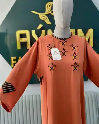 Türkmen fasonlar pombarh fasonlar Fasonlar 2025 fasonlar fason moda modalar Bezen bezen Türkmen fasonlar 2026 Türkmen fasonlar 2025 Türkmen fasonlar 2024 Türkmen fasonlar 2023 turkmenistan türkmenistan turkmen türkmen ashgabat  asgabat aşgabat balkan mary lebap dashoguz dasoguz daşoguz pombarh ponbarhat gulyupek gülýüpek stapel ştapel Gralan Çüýdeşen Abaýa Gadymy Krep Gurultaý 	Keteni Ýüpek Şifon Gipýur Lyon Welwet Atlas Kaşemir Streýç Suzana Ştapel Gülýüpek Pombarh Ýupka Gursakça Aksesuarlar Palto Penjek Okuw eşik Fata Sport eşik Uniforma Nakidka Öýme Şarf kompýuter ýaka ýaglyk Arenda köýnek 2nji el köýnek Taýyn köýnek Matalar Milli lybas milli lybaslar Toý köýnek Toý köýnekler toy koynek toy koynekler gundelik koynekler Gündelik	 
 köýnekler fata koynek Modern taze fason Eskiz koynektm turkmenkoynek türkmenkoynek fason moda moda fasonlar Iş eşik el iş	sada	ýakaly ýakasyz	keşdeli biserli	ýeňli giň nagyşly ýüregi açyk stoýka ýaka ýanly kombinasiýa 	zerli üsti aşak guşakly seçekli gysga ýeňli Lyon, Ştapel Gündelik ýakasyz, ýeňli, giň 17-25, 26-35 Mämişi yaz, tomus, guyz Taýyn köýnek