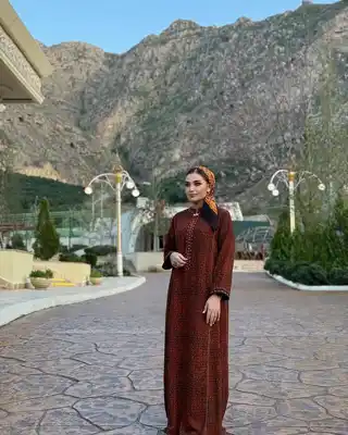 Türkmen fasonlar pombarh fasonlar Fasonlar 2025 fasonlar fason moda modalar Bezen bezen Türkmen fasonlar 2026 Türkmen fasonlar 2025 Türkmen fasonlar 2024 Türkmen fasonlar 2023 turkmenistan türkmenistan turkmen türkmen ashgabat  asgabat aşgabat balkan mary lebap dashoguz dasoguz daşoguz pombarh ponbarhat gulyupek gülýüpek stapel ştapel Gralan Çüýdeşen Abaýa Gadymy Krep Gurultaý 	Keteni Ýüpek Şifon Gipýur Lyon Welwet Atlas Kaşemir Streýç Suzana Ştapel Gülýüpek Pombarh Ýupka Gursakça Aksesuarlar Palto Penjek Okuw eşik Fata Sport eşik Uniforma Nakidka Öýme Şarf kompýuter ýaka ýaglyk Arenda köýnek 2nji el köýnek Taýyn köýnek Matalar Milli lybas milli lybaslar Toý köýnek Toý köýnekler toy koynek toy koynekler gundelik koynekler Gündelik	 
 köýnekler fata koynek Modern taze fason Eskiz koynektm turkmenkoynek türkmenkoynek fason moda moda fasonlar Iş eşik el iş	sada	ýakaly ýakasyz	keşdeli biserli	ýeňli giň nagyşly ýüregi açyk stoýka ýaka ýanly kombinasiýa 	zerli üsti aşak guşakly seçekli gysga ýeňli Ştapel Gündelik el iş, keşdeli, ýakaly, ýanly, ýeňli, giň 17-25, 26-35 Goýy-gyzyl tomus, guyz