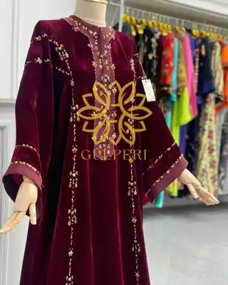 Türkmen fasonlar pombarh fasonlar Fasonlar 2025 fasonlar fason moda modalar Bezen bezen Türkmen fasonlar 2026 Türkmen fasonlar 2025 Türkmen fasonlar 2024 Türkmen fasonlar 2023 turkmenistan türkmenistan turkmen türkmen ashgabat  asgabat aşgabat balkan mary lebap dashoguz dasoguz daşoguz pombarh ponbarhat gulyupek gülýüpek stapel ştapel Gralan Çüýdeşen Abaýa Gadymy Krep Gurultaý 	Keteni Ýüpek Şifon Gipýur Lyon Welwet Atlas Kaşemir Streýç Suzana Ştapel Gülýüpek Pombarh Ýupka Gursakça Aksesuarlar Palto Penjek Okuw eşik Fata Sport eşik Uniforma Nakidka Öýme Şarf kompýuter ýaka ýaglyk Arenda köýnek 2nji el köýnek Taýyn köýnek Matalar Milli lybas milli lybaslar Toý köýnek Toý köýnekler toy koynek toy koynekler gundelik koynekler Gündelik	 
 köýnekler fata koynek Modern taze fason Eskiz koynektm turkmenkoynek türkmenkoynek fason moda moda fasonlar Iş eşik el iş	sada	ýakaly ýakasyz	keşdeli biserli	ýeňli giň nagyşly ýüregi açyk stoýka ýaka ýanly kombinasiýa 	zerli üsti aşak guşakly seçekli gysga ýeňli Panbarhat (Pombarh) Toý köýnek el iş  Goýy-gyzyl