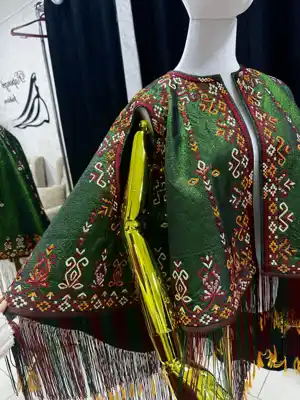 Türkmen fasonlar pombarh fasonlar Fasonlar 2025 fasonlar fason moda modalar Bezen bezen Türkmen fasonlar 2026 Türkmen fasonlar 2025 Türkmen fasonlar 2024 Türkmen fasonlar 2023 turkmenistan türkmenistan turkmen türkmen ashgabat  asgabat aşgabat balkan mary lebap dashoguz dasoguz daşoguz pombarh ponbarhat gulyupek gülýüpek stapel ştapel Gralan Çüýdeşen Abaýa Gadymy Krep Gurultaý 	Keteni Ýüpek Şifon Gipýur Lyon Welwet Atlas Kaşemir Streýç Suzana Ştapel Gülýüpek Pombarh Ýupka Gursakça Aksesuarlar Palto Penjek Okuw eşik Fata Sport eşik Uniforma Nakidka Öýme Şarf kompýuter ýaka ýaglyk Arenda köýnek 2nji el köýnek Taýyn köýnek Matalar Milli lybas milli lybaslar Toý köýnek Toý köýnekler toy koynek toy koynekler gundelik koynekler Gündelik	 
 köýnekler fata koynek Modern taze fason Eskiz koynektm turkmenkoynek türkmenkoynek fason moda moda fasonlar Iş eşik el iş	sada	ýakaly ýakasyz	keşdeli biserli	ýeňli giň nagyşly ýüregi açyk stoýka ýaka ýanly kombinasiýa 	zerli üsti aşak guşakly seçekli gysga ýeňli Keteni    Ýaşyl, Goýy-ýaşyl  Nakidka