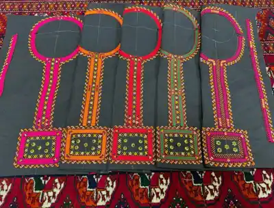 Türkmen fasonlar pombarh fasonlar Fasonlar 2025 fasonlar fason moda modalar Bezen bezen Türkmen fasonlar 2026 Türkmen fasonlar 2025 Türkmen fasonlar 2024 Türkmen fasonlar 2023 turkmenistan türkmenistan turkmen türkmen ashgabat  asgabat aşgabat balkan mary lebap dashoguz dasoguz daşoguz pombarh ponbarhat gulyupek gülýüpek stapel ştapel Gralan Çüýdeşen Abaýa Gadymy Krep Gurultaý 	Keteni Ýüpek Şifon Gipýur Lyon Welwet Atlas Kaşemir Streýç Suzana Ştapel Gülýüpek Pombarh Ýupka Gursakça Aksesuarlar Palto Penjek Okuw eşik Fata Sport eşik Uniforma Nakidka Öýme Şarf kompýuter ýaka ýaglyk Arenda köýnek 2nji el köýnek Taýyn köýnek Matalar Milli lybas milli lybaslar Toý köýnek Toý köýnekler toy koynek toy koynekler gundelik koynekler Gündelik	 
 köýnekler fata koynek Modern taze fason Eskiz koynektm turkmenkoynek türkmenkoynek fason moda moda fasonlar Iş eşik el iş	sada	ýakaly ýakasyz	keşdeli biserli	ýeňli giň nagyşly ýüregi açyk stoýka ýaka ýanly kombinasiýa 	zerli üsti aşak guşakly seçekli gysga ýeňli ýakaly    kompýuter ýaka