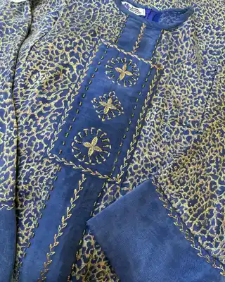 Türkmen fasonlar pombarh fasonlar Fasonlar 2025 fasonlar fason moda modalar Bezen bezen Türkmen fasonlar 2026 Türkmen fasonlar 2025 Türkmen fasonlar 2024 Türkmen fasonlar 2023 turkmenistan türkmenistan turkmen türkmen ashgabat  asgabat aşgabat balkan mary lebap dashoguz dasoguz daşoguz pombarh ponbarhat gulyupek gülýüpek stapel ştapel Gralan Çüýdeşen Abaýa Gadymy Krep Gurultaý 	Keteni Ýüpek Şifon Gipýur Lyon Welwet Atlas Kaşemir Streýç Suzana Ştapel Gülýüpek Pombarh Ýupka Gursakça Aksesuarlar Palto Penjek Okuw eşik Fata Sport eşik Uniforma Nakidka Öýme Şarf kompýuter ýaka ýaglyk Arenda köýnek 2nji el köýnek Taýyn köýnek Matalar Milli lybas milli lybaslar Toý köýnek Toý köýnekler toy koynek toy koynekler gundelik koynekler Gündelik	 
 köýnekler fata koynek Modern taze fason Eskiz koynektm turkmenkoynek türkmenkoynek fason moda moda fasonlar Iş eşik el iş	sada	ýakaly ýakasyz	keşdeli biserli	ýeňli giň nagyşly ýüregi açyk stoýka ýaka ýanly kombinasiýa 	zerli üsti aşak guşakly seçekli gysga ýeňli Gündelik el iş, ýakaly  Bežewyý, Gök