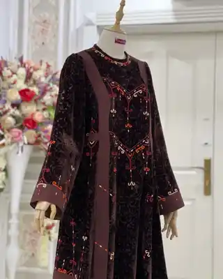 Türkmen fasonlar pombarh fasonlar Fasonlar 2025 fasonlar fason moda modalar Bezen bezen Türkmen fasonlar 2026 Türkmen fasonlar 2025 Türkmen fasonlar 2024 Türkmen fasonlar 2023 turkmenistan türkmenistan turkmen türkmen ashgabat  asgabat aşgabat balkan mary lebap dashoguz dasoguz daşoguz pombarh ponbarhat gulyupek gülýüpek stapel ştapel Gralan Çüýdeşen Abaýa Gadymy Krep Gurultaý 	Keteni Ýüpek Şifon Gipýur Lyon Welwet Atlas Kaşemir Streýç Suzana Ştapel Gülýüpek Pombarh Ýupka Gursakça Aksesuarlar Palto Penjek Okuw eşik Fata Sport eşik Uniforma Nakidka Öýme Şarf kompýuter ýaka ýaglyk Arenda köýnek 2nji el köýnek Taýyn köýnek Matalar Milli lybas milli lybaslar Toý köýnek Toý köýnekler toy koynek toy koynekler gundelik koynekler Gündelik	 
 köýnekler fata koynek Modern taze fason Eskiz koynektm turkmenkoynek türkmenkoynek fason moda moda fasonlar Iş eşik el iş	sada	ýakaly ýakasyz	keşdeli biserli	ýeňli giň nagyşly ýüregi açyk stoýka ýaka ýanly kombinasiýa 	zerli üsti aşak guşakly seçekli gysga ýeňli Panbarhat (Pombarh) Toý köýnek el iş, ýakasyz  Goýy-goňur