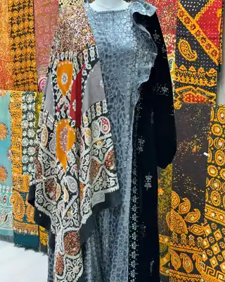 Türkmen fasonlar pombarh fasonlar Fasonlar 2025 fasonlar fason moda modalar Bezen bezen Türkmen fasonlar 2026 Türkmen fasonlar 2025 Türkmen fasonlar 2024 Türkmen fasonlar 2023 turkmenistan türkmenistan turkmen türkmen ashgabat  asgabat aşgabat balkan mary lebap dashoguz dasoguz daşoguz pombarh ponbarhat gulyupek gülýüpek stapel ştapel Gralan Çüýdeşen Abaýa Gadymy Krep Gurultaý 	Keteni Ýüpek Şifon Gipýur Lyon Welwet Atlas Kaşemir Streýç Suzana Ştapel Gülýüpek Pombarh Ýupka Gursakça Aksesuarlar Palto Penjek Okuw eşik Fata Sport eşik Uniforma Nakidka Öýme Şarf kompýuter ýaka ýaglyk Arenda köýnek 2nji el köýnek Taýyn köýnek Matalar Milli lybas milli lybaslar Toý köýnek Toý köýnekler toy koynek toy koynekler gundelik koynekler Gündelik	 
 köýnekler fata koynek Modern taze fason Eskiz koynektm turkmenkoynek türkmenkoynek fason moda moda fasonlar Iş eşik el iş	sada	ýakaly ýakasyz	keşdeli biserli	ýeňli giň nagyşly ýüregi açyk stoýka ýaka ýanly kombinasiýa 	zerli üsti aşak guşakly seçekli gysga ýeňli Toý köýnek   Gara, Kümüş