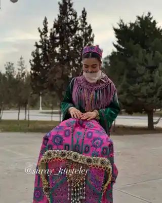Türkmen fasonlar pombarh fasonlar Fasonlar 2025 fasonlar fason moda modalar Bezen bezen Türkmen fasonlar 2026 Türkmen fasonlar 2025 Türkmen fasonlar 2024 Türkmen fasonlar 2023 turkmenistan türkmenistan turkmen türkmen ashgabat  asgabat aşgabat balkan mary lebap dashoguz dasoguz daşoguz pombarh ponbarhat gulyupek gülýüpek stapel ştapel Gralan Çüýdeşen Abaýa Gadymy Krep Gurultaý 	Keteni Ýüpek Şifon Gipýur Lyon Welwet Atlas Kaşemir Streýç Suzana Ştapel Gülýüpek Pombarh Ýupka Gursakça Aksesuarlar Palto Penjek Okuw eşik Fata Sport eşik Uniforma Nakidka Öýme Şarf kompýuter ýaka ýaglyk Arenda köýnek 2nji el köýnek Taýyn köýnek Matalar Milli lybas milli lybaslar Toý köýnek Toý köýnekler toy koynek toy koynekler gundelik koynekler Gündelik	 
 köýnekler fata koynek Modern taze fason Eskiz koynektm turkmenkoynek türkmenkoynek fason moda moda fasonlar Iş eşik el iş	sada	ýakaly ýakasyz	keşdeli biserli	ýeňli giň nagyşly ýüregi açyk stoýka ýaka ýanly kombinasiýa 	zerli üsti aşak guşakly seçekli gysga ýeňli Milli lybas   Goýy-gök
