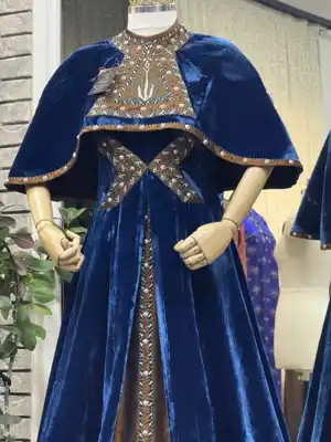 Türkmen fasonlar pombarh fasonlar Fasonlar 2025 fasonlar fason moda modalar Bezen bezen Türkmen fasonlar 2026 Türkmen fasonlar 2025 Türkmen fasonlar 2024 Türkmen fasonlar 2023 turkmenistan türkmenistan turkmen türkmen ashgabat  asgabat aşgabat balkan mary lebap dashoguz dasoguz daşoguz pombarh ponbarhat gulyupek gülýüpek stapel ştapel Gralan Çüýdeşen Abaýa Gadymy Krep Gurultaý 	Keteni Ýüpek Şifon Gipýur Lyon Welwet Atlas Kaşemir Streýç Suzana Ştapel Gülýüpek Pombarh Ýupka Gursakça Aksesuarlar Palto Penjek Okuw eşik Fata Sport eşik Uniforma Nakidka Öýme Şarf kompýuter ýaka ýaglyk Arenda köýnek 2nji el köýnek Taýyn köýnek Matalar Milli lybas milli lybaslar Toý köýnek Toý köýnekler toy koynek toy koynekler gundelik koynekler Gündelik	 
 köýnekler fata koynek Modern taze fason Eskiz koynektm turkmenkoynek türkmenkoynek fason moda moda fasonlar Iş eşik el iş	sada	ýakaly ýakasyz	keşdeli biserli	ýeňli giň nagyşly ýüregi açyk stoýka ýaka ýanly kombinasiýa 	zerli üsti aşak guşakly seçekli gysga ýeňli Panbarhat (Pombarh) Toý köýnek, Modern el iş, keşdeli, ýakaly, gysga ýeňli, nagyşly 17-25, 26-35, 35+ Goýy-gök guyz