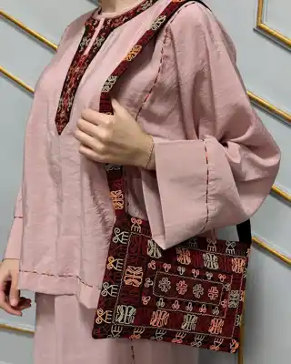 Türkmen fasonlar pombarh fasonlar Fasonlar 2025 fasonlar fason moda modalar Bezen bezen Türkmen fasonlar 2026 Türkmen fasonlar 2025 Türkmen fasonlar 2024 Türkmen fasonlar 2023 turkmenistan türkmenistan turkmen türkmen ashgabat  asgabat aşgabat balkan mary lebap dashoguz dasoguz daşoguz pombarh ponbarhat gulyupek gülýüpek stapel ştapel Gralan Çüýdeşen Abaýa Gadymy Krep Gurultaý 	Keteni Ýüpek Şifon Gipýur Lyon Welwet Atlas Kaşemir Streýç Suzana Ştapel Gülýüpek Pombarh Ýupka Gursakça Aksesuarlar Palto Penjek Okuw eşik Fata Sport eşik Uniforma Nakidka Öýme Şarf kompýuter ýaka ýaglyk Arenda köýnek 2nji el köýnek Taýyn köýnek Matalar Milli lybas milli lybaslar Toý köýnek Toý köýnekler toy koynek toy koynekler gundelik koynekler Gündelik	 
 köýnekler fata koynek Modern taze fason Eskiz koynektm turkmenkoynek türkmenkoynek fason moda moda fasonlar Iş eşik el iş	sada	ýakaly ýakasyz	keşdeli biserli	ýeňli giň nagyşly ýüregi açyk stoýka ýaka ýanly kombinasiýa 	zerli üsti aşak guşakly seçekli gysga ýeňli Gündelik sada  Ak, Çal, Gülgüne, Benewşe, Mämişi, Goýy-gök  Taýyn köýnek