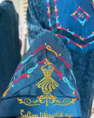 Türkmen fasonlar pombarh fasonlar Fasonlar 2025 fasonlar fason moda modalar Bezen bezen Türkmen fasonlar 2026 Türkmen fasonlar 2025 Türkmen fasonlar 2024 Türkmen fasonlar 2023 turkmenistan türkmenistan turkmen türkmen ashgabat  asgabat aşgabat balkan mary lebap dashoguz dasoguz daşoguz pombarh ponbarhat gulyupek gülýüpek stapel ştapel Gralan Çüýdeşen Abaýa Gadymy Krep Gurultaý 	Keteni Ýüpek Şifon Gipýur Lyon Welwet Atlas Kaşemir Streýç Suzana Ştapel Gülýüpek Pombarh Ýupka Gursakça Aksesuarlar Palto Penjek Okuw eşik Fata Sport eşik Uniforma Nakidka Öýme Şarf kompýuter ýaka ýaglyk Arenda köýnek 2nji el köýnek Taýyn köýnek Matalar Milli lybas milli lybaslar Toý köýnek Toý köýnekler toy koynek toy koynekler gundelik koynekler Gündelik	 
 köýnekler fata koynek Modern taze fason Eskiz koynektm turkmenkoynek türkmenkoynek fason moda moda fasonlar Iş eşik el iş	sada	ýakaly ýakasyz	keşdeli biserli	ýeňli giň nagyşly ýüregi açyk stoýka ýaka ýanly kombinasiýa 	zerli üsti aşak guşakly seçekli gysga ýeňli Gülýüpek