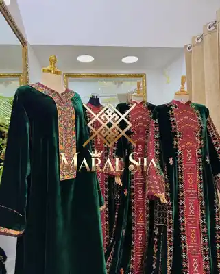 Türkmen fasonlar pombarh fasonlar Fasonlar 2025 fasonlar fason moda modalar Bezen bezen Türkmen fasonlar 2026 Türkmen fasonlar 2025 Türkmen fasonlar 2024 Türkmen fasonlar 2023 turkmenistan türkmenistan turkmen türkmen ashgabat  asgabat aşgabat balkan mary lebap dashoguz dasoguz daşoguz pombarh ponbarhat gulyupek gülýüpek stapel ştapel Gralan Çüýdeşen Abaýa Gadymy Krep Gurultaý 	Keteni Ýüpek Şifon Gipýur Lyon Welwet Atlas Kaşemir Streýç Suzana Ştapel Gülýüpek Pombarh Ýupka Gursakça Aksesuarlar Palto Penjek Okuw eşik Fata Sport eşik Uniforma Nakidka Öýme Şarf kompýuter ýaka ýaglyk Arenda köýnek 2nji el köýnek Taýyn köýnek Matalar Milli lybas milli lybaslar Toý köýnek Toý köýnekler toy koynek toy koynekler gundelik koynekler Gündelik	 
 köýnekler fata koynek Modern taze fason Eskiz koynektm turkmenkoynek türkmenkoynek fason moda moda fasonlar Iş eşik el iş	sada	ýakaly ýakasyz	keşdeli biserli	ýeňli giň nagyşly ýüregi açyk stoýka ýaka ýanly kombinasiýa 	zerli üsti aşak guşakly seçekli gysga ýeňli Panbarhat (Pombarh) Toý köýnek el iş, keşdeli, ýakaly, ýanly, ýeňli, giň, nagyşly 17-25, 26-35, 35+ Goýy-ýaşyl yaz, guyz, gysh