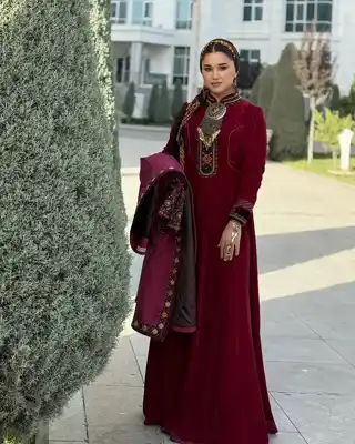 Türkmen fasonlar pombarh fasonlar Fasonlar 2025 fasonlar fason moda modalar Bezen bezen Türkmen fasonlar 2026 Türkmen fasonlar 2025 Türkmen fasonlar 2024 Türkmen fasonlar 2023 turkmenistan türkmenistan turkmen türkmen ashgabat  asgabat aşgabat balkan mary lebap dashoguz dasoguz daşoguz pombarh ponbarhat gulyupek gülýüpek stapel ştapel Gralan Çüýdeşen Abaýa Gadymy Krep Gurultaý 	Keteni Ýüpek Şifon Gipýur Lyon Welwet Atlas Kaşemir Streýç Suzana Ştapel Gülýüpek Pombarh Ýupka Gursakça Aksesuarlar Palto Penjek Okuw eşik Fata Sport eşik Uniforma Nakidka Öýme Şarf kompýuter ýaka ýaglyk Arenda köýnek 2nji el köýnek Taýyn köýnek Matalar Milli lybas milli lybaslar Toý köýnek Toý köýnekler toy koynek toy koynekler gundelik koynekler Gündelik	 
 köýnekler fata koynek Modern taze fason Eskiz koynektm turkmenkoynek türkmenkoynek fason moda moda fasonlar Iş eşik el iş	sada	ýakaly ýakasyz	keşdeli biserli	ýeňli giň nagyşly ýüregi açyk stoýka ýaka ýanly kombinasiýa 	zerli üsti aşak guşakly seçekli gysga ýeňli Panbarhat (Pombarh) Toý köýnek, Milli lybas el iş, keşdeli, ýakaly, ýanly, ýeňli, giň, nagyşly 26-35 Goýy-gyzyl