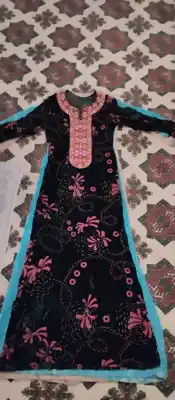 Türkmen fasonlar pombarh fasonlar Fasonlar 2025 fasonlar fason moda modalar Bezen bezen Türkmen fasonlar 2026 Türkmen fasonlar 2025 Türkmen fasonlar 2024 Türkmen fasonlar 2023 turkmenistan türkmenistan turkmen türkmen ashgabat  asgabat aşgabat balkan mary lebap dashoguz dasoguz daşoguz pombarh ponbarhat gulyupek gülýüpek stapel ştapel Gralan Çüýdeşen Abaýa Gadymy Krep Gurultaý 	Keteni Ýüpek Şifon Gipýur Lyon Welwet Atlas Kaşemir Streýç Suzana Ştapel Gülýüpek Pombarh Ýupka Gursakça Aksesuarlar Palto Penjek Okuw eşik Fata Sport eşik Uniforma Nakidka Öýme Şarf kompýuter ýaka ýaglyk Arenda köýnek 2nji el köýnek Taýyn köýnek Matalar Milli lybas milli lybaslar Toý köýnek Toý köýnekler toy koynek toy koynekler gundelik koynekler Gündelik	 
 köýnekler fata koynek Modern taze fason Eskiz koynektm turkmenkoynek türkmenkoynek fason moda moda fasonlar Iş eşik el iş	sada	ýakaly ýakasyz	keşdeli biserli	ýeňli giň nagyşly ýüregi açyk stoýka ýaka ýanly kombinasiýa 	zerli üsti aşak guşakly seçekli gysga ýeňli Panbarhat (Pombarh) Toý köýnek ýakaly, ýeňli, giň, kompýuter ýaka 17-25, 26-35 Goýy-gyzyl yaz, tomus, guyz 2nji el