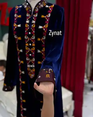 Türkmen fasonlar pombarh fasonlar Fasonlar 2025 fasonlar fason moda modalar Bezen bezen Türkmen fasonlar 2026 Türkmen fasonlar 2025 Türkmen fasonlar 2024 Türkmen fasonlar 2023 turkmenistan türkmenistan turkmen türkmen ashgabat  asgabat aşgabat balkan mary lebap dashoguz dasoguz daşoguz pombarh ponbarhat gulyupek gülýüpek stapel ştapel Gralan Çüýdeşen Abaýa Gadymy Krep Gurultaý 	Keteni Ýüpek Şifon Gipýur Lyon Welwet Atlas Kaşemir Streýç Suzana Ştapel Gülýüpek Pombarh Ýupka Gursakça Aksesuarlar Palto Penjek Okuw eşik Fata Sport eşik Uniforma Nakidka Öýme Şarf kompýuter ýaka ýaglyk Arenda köýnek 2nji el köýnek Taýyn köýnek Matalar Milli lybas milli lybaslar Toý köýnek Toý köýnekler toy koynek toy koynekler gundelik koynekler Gündelik	 
 köýnekler fata koynek Modern taze fason Eskiz koynektm turkmenkoynek türkmenkoynek fason moda moda fasonlar Iş eşik el iş	sada	ýakaly ýakasyz	keşdeli biserli	ýeňli giň nagyşly ýüregi açyk stoýka ýaka ýanly kombinasiýa 	zerli üsti aşak guşakly seçekli gysga ýeňli Panbarhat (Pombarh) Toý köýnek, Milli lybas keşdeli, ýakaly, ýanly, ýeňli, giň, nagyşly 26-35, 35+ Goýy-gök yaz, guyz, gysh