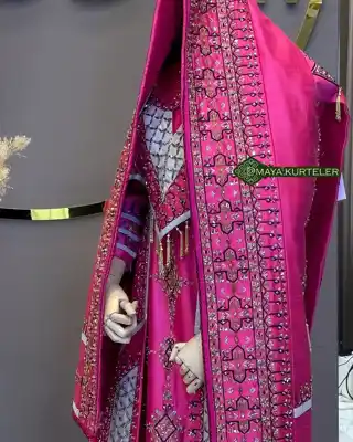 Türkmen fasonlar pombarh fasonlar Fasonlar 2025 fasonlar fason moda modalar Bezen bezen Türkmen fasonlar 2026 Türkmen fasonlar 2025 Türkmen fasonlar 2024 Türkmen fasonlar 2023 turkmenistan türkmenistan turkmen türkmen ashgabat  asgabat aşgabat balkan mary lebap dashoguz dasoguz daşoguz pombarh ponbarhat gulyupek gülýüpek stapel ştapel Gralan Çüýdeşen Abaýa Gadymy Krep Gurultaý 	Keteni Ýüpek Şifon Gipýur Lyon Welwet Atlas Kaşemir Streýç Suzana Ştapel Gülýüpek Pombarh Ýupka Gursakça Aksesuarlar Palto Penjek Okuw eşik Fata Sport eşik Uniforma Nakidka Öýme Şarf kompýuter ýaka ýaglyk Arenda köýnek 2nji el köýnek Taýyn köýnek Matalar Milli lybas milli lybaslar Toý köýnek Toý köýnekler toy koynek toy koynekler gundelik koynekler Gündelik	 
 köýnekler fata koynek Modern taze fason Eskiz koynektm turkmenkoynek türkmenkoynek fason moda moda fasonlar Iş eşik el iş	sada	ýakaly ýakasyz	keşdeli biserli	ýeňli giň nagyşly ýüregi açyk stoýka ýaka ýanly kombinasiýa 	zerli üsti aşak guşakly seçekli gysga ýeňli Keteni Milli lybas el iş, keşdeli, ýakaly, ýeňli, nagyşly, seçekli 17-25, 26-35 Goýy-gyzyl