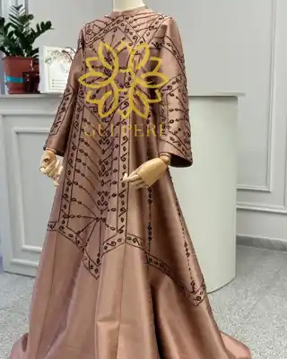 Türkmen fasonlar pombarh fasonlar Fasonlar 2025 fasonlar fason moda modalar Bezen bezen Türkmen fasonlar 2026 Türkmen fasonlar 2025 Türkmen fasonlar 2024 Türkmen fasonlar 2023 turkmenistan türkmenistan turkmen türkmen ashgabat  asgabat aşgabat balkan mary lebap dashoguz dasoguz daşoguz pombarh ponbarhat gulyupek gülýüpek stapel ştapel Gralan Çüýdeşen Abaýa Gadymy Krep Gurultaý 	Keteni Ýüpek Şifon Gipýur Lyon Welwet Atlas Kaşemir Streýç Suzana Ştapel Gülýüpek Pombarh Ýupka Gursakça Aksesuarlar Palto Penjek Okuw eşik Fata Sport eşik Uniforma Nakidka Öýme Şarf kompýuter ýaka ýaglyk Arenda köýnek 2nji el köýnek Taýyn köýnek Matalar Milli lybas milli lybaslar Toý köýnek Toý köýnekler toy koynek toy koynekler gundelik koynekler Gündelik	 
 köýnekler fata koynek Modern taze fason Eskiz koynektm turkmenkoynek türkmenkoynek fason moda moda fasonlar Iş eşik el iş	sada	ýakaly ýakasyz	keşdeli biserli	ýeňli giň nagyşly ýüregi açyk stoýka ýaka ýanly kombinasiýa 	zerli üsti aşak guşakly seçekli gysga ýeňli Toý köýnek el iş  Goňur, Altyn