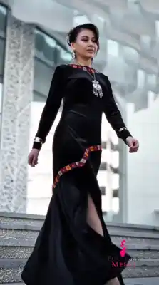 Türkmen fasonlar pombarh fasonlar Fasonlar 2025 fasonlar fason moda modalar Bezen bezen Türkmen fasonlar 2026 Türkmen fasonlar 2025 Türkmen fasonlar 2024 Türkmen fasonlar 2023 turkmenistan türkmenistan turkmen türkmen ashgabat  asgabat aşgabat balkan mary lebap dashoguz dasoguz daşoguz pombarh ponbarhat gulyupek gülýüpek stapel ştapel Gralan Çüýdeşen Abaýa Gadymy Krep Gurultaý 	Keteni Ýüpek Şifon Gipýur Lyon Welwet Atlas Kaşemir Streýç Suzana Ştapel Gülýüpek Pombarh Ýupka Gursakça Aksesuarlar Palto Penjek Okuw eşik Fata Sport eşik Uniforma Nakidka Öýme Şarf kompýuter ýaka ýaglyk Arenda köýnek 2nji el köýnek Taýyn köýnek Matalar Milli lybas milli lybaslar Toý köýnek Toý köýnekler toy koynek toy koynekler gundelik koynekler Gündelik	 
 köýnekler fata koynek Modern taze fason Eskiz koynektm turkmenkoynek türkmenkoynek fason moda moda fasonlar Iş eşik el iş	sada	ýakaly ýakasyz	keşdeli biserli	ýeňli giň nagyşly ýüregi açyk stoýka ýaka ýanly kombinasiýa 	zerli üsti aşak guşakly seçekli gysga ýeňli Panbarhat (Pombarh) Toý köýnek ýakasyz, ýeňli, giň, nagyşly 17-25, 26-35 Gara yaz, tomus, guyz, gysh