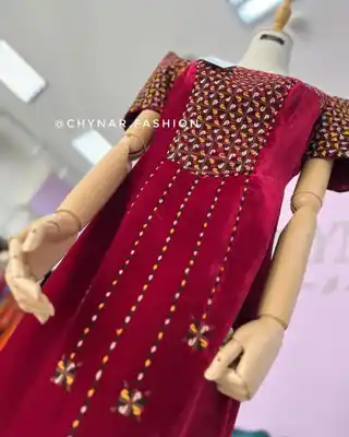 Türkmen fasonlar pombarh fasonlar Fasonlar 2025 fasonlar fason moda modalar Bezen bezen Türkmen fasonlar 2026 Türkmen fasonlar 2025 Türkmen fasonlar 2024 Türkmen fasonlar 2023 turkmenistan türkmenistan turkmen türkmen ashgabat  asgabat aşgabat balkan mary lebap dashoguz dasoguz daşoguz pombarh ponbarhat gulyupek gülýüpek stapel ştapel Gralan Çüýdeşen Abaýa Gadymy Krep Gurultaý 	Keteni Ýüpek Şifon Gipýur Lyon Welwet Atlas Kaşemir Streýç Suzana Ştapel Gülýüpek Pombarh Ýupka Gursakça Aksesuarlar Palto Penjek Okuw eşik Fata Sport eşik Uniforma Nakidka Öýme Şarf kompýuter ýaka ýaglyk Arenda köýnek 2nji el köýnek Taýyn köýnek Matalar Milli lybas milli lybaslar Toý köýnek Toý köýnekler toy koynek toy koynekler gundelik koynekler Gündelik	 
 köýnekler fata koynek Modern taze fason Eskiz koynektm turkmenkoynek türkmenkoynek fason moda moda fasonlar Iş eşik el iş	sada	ýakaly ýakasyz	keşdeli biserli	ýeňli giň nagyşly ýüregi açyk stoýka ýaka ýanly kombinasiýa 	zerli üsti aşak guşakly seçekli gysga ýeňli el iş  Goýy-gyzyl