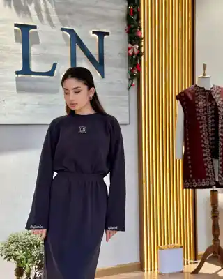 Türkmen fasonlar pombarh fasonlar Fasonlar 2025 fasonlar fason moda modalar Bezen bezen Türkmen fasonlar 2026 Türkmen fasonlar 2025 Türkmen fasonlar 2024 Türkmen fasonlar 2023 turkmenistan türkmenistan turkmen türkmen ashgabat  asgabat aşgabat balkan mary lebap dashoguz dasoguz daşoguz pombarh ponbarhat gulyupek gülýüpek stapel ştapel Gralan Çüýdeşen Abaýa Gadymy Krep Gurultaý 	Keteni Ýüpek Şifon Gipýur Lyon Welwet Atlas Kaşemir Streýç Suzana Ştapel Gülýüpek Pombarh Ýupka Gursakça Aksesuarlar Palto Penjek Okuw eşik Fata Sport eşik Uniforma Nakidka Öýme Şarf kompýuter ýaka ýaglyk Arenda köýnek 2nji el köýnek Taýyn köýnek Matalar Milli lybas milli lybaslar Toý köýnek Toý köýnekler toy koynek toy koynekler gundelik koynekler Gündelik	 
 köýnekler fata koynek Modern taze fason Eskiz koynektm turkmenkoynek türkmenkoynek fason moda moda fasonlar Iş eşik el iş	sada	ýakaly ýakasyz	keşdeli biserli	ýeňli giň nagyşly ýüregi açyk stoýka ýaka ýanly kombinasiýa 	zerli üsti aşak guşakly seçekli gysga ýeňli Gündelik