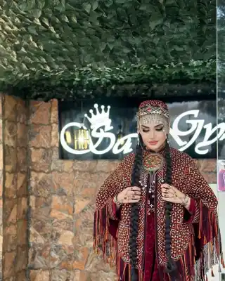 Türkmen fasonlar pombarh fasonlar Fasonlar 2025 fasonlar fason moda modalar Bezen bezen Türkmen fasonlar 2026 Türkmen fasonlar 2025 Türkmen fasonlar 2024 Türkmen fasonlar 2023 turkmenistan türkmenistan turkmen türkmen ashgabat  asgabat aşgabat balkan mary lebap dashoguz dasoguz daşoguz pombarh ponbarhat gulyupek gülýüpek stapel ştapel Gralan Çüýdeşen Abaýa Gadymy Krep Gurultaý 	Keteni Ýüpek Şifon Gipýur Lyon Welwet Atlas Kaşemir Streýç Suzana Ştapel Gülýüpek Pombarh Ýupka Gursakça Aksesuarlar Palto Penjek Okuw eşik Fata Sport eşik Uniforma Nakidka Öýme Şarf kompýuter ýaka ýaglyk Arenda köýnek 2nji el köýnek Taýyn köýnek Matalar Milli lybas milli lybaslar Toý köýnek Toý köýnekler toy koynek toy koynekler gundelik koynekler Gündelik	 
 köýnekler fata koynek Modern taze fason Eskiz koynektm turkmenkoynek türkmenkoynek fason moda moda fasonlar Iş eşik el iş	sada	ýakaly ýakasyz	keşdeli biserli	ýeňli giň nagyşly ýüregi açyk stoýka ýaka ýanly kombinasiýa 	zerli üsti aşak guşakly seçekli gysga ýeňli Milli lybas el iş  Goýy-gyzyl
