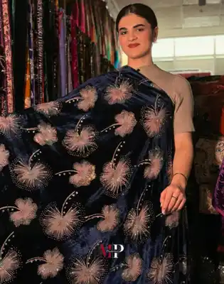 Türkmen fasonlar pombarh fasonlar Fasonlar 2025 fasonlar fason moda modalar Bezen bezen Türkmen fasonlar 2026 Türkmen fasonlar 2025 Türkmen fasonlar 2024 Türkmen fasonlar 2023 turkmenistan türkmenistan turkmen türkmen ashgabat  asgabat aşgabat balkan mary lebap dashoguz dasoguz daşoguz pombarh ponbarhat gulyupek gülýüpek stapel ştapel Gralan Çüýdeşen Abaýa Gadymy Krep Gurultaý 	Keteni Ýüpek Şifon Gipýur Lyon Welwet Atlas Kaşemir Streýç Suzana Ştapel Gülýüpek Pombarh Ýupka Gursakça Aksesuarlar Palto Penjek Okuw eşik Fata Sport eşik Uniforma Nakidka Öýme Şarf kompýuter ýaka ýaglyk Arenda köýnek 2nji el köýnek Taýyn köýnek Matalar Milli lybas milli lybaslar Toý köýnek Toý köýnekler toy koynek toy koynekler gundelik koynekler Gündelik	 
 köýnekler fata koynek Modern taze fason Eskiz koynektm turkmenkoynek türkmenkoynek fason moda moda fasonlar Iş eşik el iş	sada	ýakaly ýakasyz	keşdeli biserli	ýeňli giň nagyşly ýüregi açyk stoýka ýaka ýanly kombinasiýa 	zerli üsti aşak guşakly seçekli gysga ýeňli 