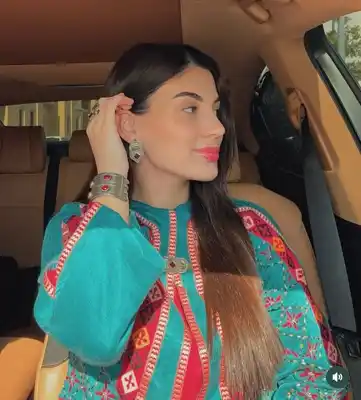 Türkmen fasonlar pombarh fasonlar Fasonlar 2025 fasonlar fason moda modalar Bezen bezen Türkmen fasonlar 2026 Türkmen fasonlar 2025 Türkmen fasonlar 2024 Türkmen fasonlar 2023 turkmenistan türkmenistan turkmen türkmen ashgabat  asgabat aşgabat balkan mary lebap dashoguz dasoguz daşoguz pombarh ponbarhat gulyupek gülýüpek stapel ştapel Gralan Çüýdeşen Abaýa Gadymy Krep Gurultaý 	Keteni Ýüpek Şifon Gipýur Lyon Welwet Atlas Kaşemir Streýç Suzana Ştapel Gülýüpek Pombarh Ýupka Gursakça Aksesuarlar Palto Penjek Okuw eşik Fata Sport eşik Uniforma Nakidka Öýme Şarf kompýuter ýaka ýaglyk Arenda köýnek 2nji el köýnek Taýyn köýnek Matalar Milli lybas milli lybaslar Toý köýnek Toý köýnekler toy koynek toy koynekler gundelik koynekler Gündelik	 
 köýnekler fata koynek Modern taze fason Eskiz koynektm turkmenkoynek türkmenkoynek fason moda moda fasonlar Iş eşik el iş	sada	ýakaly ýakasyz	keşdeli biserli	ýeňli giň nagyşly ýüregi açyk stoýka ýaka ýanly kombinasiýa 	zerli üsti aşak guşakly seçekli gysga ýeňli Suzana, Gülýüpek Milli lybas el iş, keşdeli, ýakasyz, ýeňli, giň, nagyşly 17-25, 26-35 Gök yaz, tomus, guyz