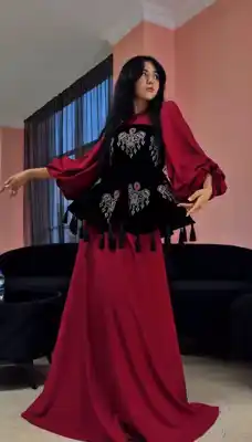 Türkmen fasonlar pombarh fasonlar Fasonlar 2025 fasonlar fason moda modalar Bezen bezen Türkmen fasonlar 2026 Türkmen fasonlar 2025 Türkmen fasonlar 2024 Türkmen fasonlar 2023 turkmenistan türkmenistan turkmen türkmen ashgabat  asgabat aşgabat balkan mary lebap dashoguz dasoguz daşoguz pombarh ponbarhat gulyupek gülýüpek stapel ştapel Gralan Çüýdeşen Abaýa Gadymy Krep Gurultaý 	Keteni Ýüpek Şifon Gipýur Lyon Welwet Atlas Kaşemir Streýç Suzana Ştapel Gülýüpek Pombarh Ýupka Gursakça Aksesuarlar Palto Penjek Okuw eşik Fata Sport eşik Uniforma Nakidka Öýme Şarf kompýuter ýaka ýaglyk Arenda köýnek 2nji el köýnek Taýyn köýnek Matalar Milli lybas milli lybaslar Toý köýnek Toý köýnekler toy koynek toy koynekler gundelik koynekler Gündelik	 
 köýnekler fata koynek Modern taze fason Eskiz koynektm turkmenkoynek türkmenkoynek fason moda moda fasonlar Iş eşik el iş	sada	ýakaly ýakasyz	keşdeli biserli	ýeňli giň nagyşly ýüregi açyk stoýka ýaka ýanly kombinasiýa 	zerli üsti aşak guşakly seçekli gysga ýeňli Panbarhat (Pombarh) Modern ýakasyz, ýeňli, giň, kombinasiýa 17-25, 26-35 Gara, Gyzyl yaz, tomus, guyz