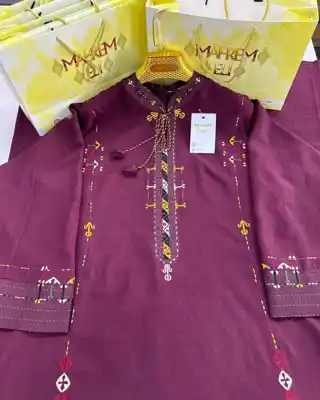 Türkmen fasonlar pombarh fasonlar Fasonlar 2025 fasonlar fason moda modalar Bezen bezen Türkmen fasonlar 2026 Türkmen fasonlar 2025 Türkmen fasonlar 2024 Türkmen fasonlar 2023 turkmenistan türkmenistan turkmen türkmen ashgabat  asgabat aşgabat balkan mary lebap dashoguz dasoguz daşoguz pombarh ponbarhat gulyupek gülýüpek stapel ştapel Gralan Çüýdeşen Abaýa Gadymy Krep Gurultaý 	Keteni Ýüpek Şifon Gipýur Lyon Welwet Atlas Kaşemir Streýç Suzana Ştapel Gülýüpek Pombarh Ýupka Gursakça Aksesuarlar Palto Penjek Okuw eşik Fata Sport eşik Uniforma Nakidka Öýme Şarf kompýuter ýaka ýaglyk Arenda köýnek 2nji el köýnek Taýyn köýnek Matalar Milli lybas milli lybaslar Toý köýnek Toý köýnekler toy koynek toy koynekler gundelik koynekler Gündelik	 
 köýnekler fata koynek Modern taze fason Eskiz koynektm turkmenkoynek türkmenkoynek fason moda moda fasonlar Iş eşik el iş	sada	ýakaly ýakasyz	keşdeli biserli	ýeňli giň nagyşly ýüregi açyk stoýka ýaka ýanly kombinasiýa 	zerli üsti aşak guşakly seçekli gysga ýeňli Lyon Toý köýnek, Gündelik el iş, ýakaly  Goýy-gyzyl