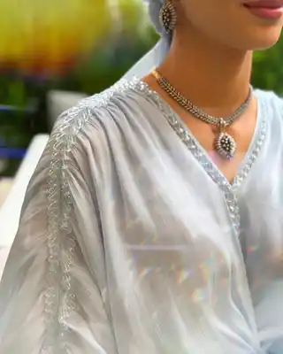 Türkmen fasonlar pombarh fasonlar Fasonlar 2025 fasonlar fason moda modalar Bezen bezen Türkmen fasonlar 2026 Türkmen fasonlar 2025 Türkmen fasonlar 2024 Türkmen fasonlar 2023 turkmenistan türkmenistan turkmen türkmen ashgabat  asgabat aşgabat balkan mary lebap dashoguz dasoguz daşoguz pombarh ponbarhat gulyupek gülýüpek stapel ştapel Gralan Çüýdeşen Abaýa Gadymy Krep Gurultaý 	Keteni Ýüpek Şifon Gipýur Lyon Welwet Atlas Kaşemir Streýç Suzana Ştapel Gülýüpek Pombarh Ýupka Gursakça Aksesuarlar Palto Penjek Okuw eşik Fata Sport eşik Uniforma Nakidka Öýme Şarf kompýuter ýaka ýaglyk Arenda köýnek 2nji el köýnek Taýyn köýnek Matalar Milli lybas milli lybaslar Toý köýnek Toý köýnekler toy koynek toy koynekler gundelik koynekler Gündelik	 
 köýnekler fata koynek Modern taze fason Eskiz koynektm turkmenkoynek türkmenkoynek fason moda moda fasonlar Iş eşik el iş	sada	ýakaly ýakasyz	keşdeli biserli	ýeňli giň nagyşly ýüregi açyk stoýka ýaka ýanly kombinasiýa 	zerli üsti aşak guşakly seçekli gysga ýeňli Şifon Toý köýnek, Modern ýakasyz, biserli, ýüregi açyk, ýeňli, giň 17-25, 26-35 Ak, Goýy-ýaşyl, Kümüş yaz, tomus, guyz