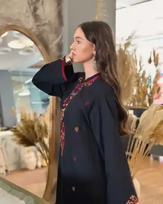 Türkmen fasonlar pombarh fasonlar Fasonlar 2025 fasonlar fason moda modalar Bezen bezen Türkmen fasonlar 2026 Türkmen fasonlar 2025 Türkmen fasonlar 2024 Türkmen fasonlar 2023 turkmenistan türkmenistan turkmen türkmen ashgabat  asgabat aşgabat balkan mary lebap dashoguz dasoguz daşoguz pombarh ponbarhat gulyupek gülýüpek stapel ştapel Gralan Çüýdeşen Abaýa Gadymy Krep Gurultaý 	Keteni Ýüpek Şifon Gipýur Lyon Welwet Atlas Kaşemir Streýç Suzana Ştapel Gülýüpek Pombarh Ýupka Gursakça Aksesuarlar Palto Penjek Okuw eşik Fata Sport eşik Uniforma Nakidka Öýme Şarf kompýuter ýaka ýaglyk Arenda köýnek 2nji el köýnek Taýyn köýnek Matalar Milli lybas milli lybaslar Toý köýnek Toý köýnekler toy koynek toy koynekler gundelik koynekler Gündelik	 
 köýnekler fata koynek Modern taze fason Eskiz koynektm turkmenkoynek türkmenkoynek fason moda moda fasonlar Iş eşik el iş	sada	ýakaly ýakasyz	keşdeli biserli	ýeňli giň nagyşly ýüregi açyk stoýka ýaka ýanly kombinasiýa 	zerli üsti aşak guşakly seçekli gysga ýeňli Lyon Toý köýnek, Gündelik el iş  Gara