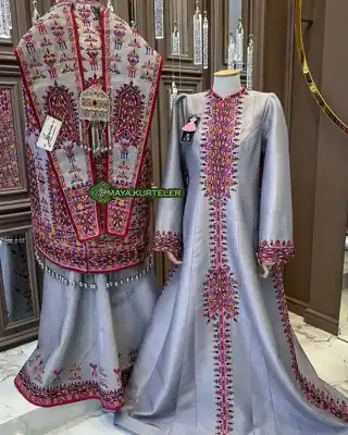 Türkmen fasonlar pombarh fasonlar Fasonlar 2025 fasonlar fason moda modalar Bezen bezen Türkmen fasonlar 2026 Türkmen fasonlar 2025 Türkmen fasonlar 2024 Türkmen fasonlar 2023 turkmenistan türkmenistan turkmen türkmen ashgabat  asgabat aşgabat balkan mary lebap dashoguz dasoguz daşoguz pombarh ponbarhat gulyupek gülýüpek stapel ştapel Gralan Çüýdeşen Abaýa Gadymy Krep Gurultaý 	Keteni Ýüpek Şifon Gipýur Lyon Welwet Atlas Kaşemir Streýç Suzana Ştapel Gülýüpek Pombarh Ýupka Gursakça Aksesuarlar Palto Penjek Okuw eşik Fata Sport eşik Uniforma Nakidka Öýme Şarf kompýuter ýaka ýaglyk Arenda köýnek 2nji el köýnek Taýyn köýnek Matalar Milli lybas milli lybaslar Toý köýnek Toý köýnekler toy koynek toy koynekler gundelik koynekler Gündelik	 
 köýnekler fata koynek Modern taze fason Eskiz koynektm turkmenkoynek türkmenkoynek fason moda moda fasonlar Iş eşik el iş	sada	ýakaly ýakasyz	keşdeli biserli	ýeňli giň nagyşly ýüregi açyk stoýka ýaka ýanly kombinasiýa 	zerli üsti aşak guşakly seçekli gysga ýeňli Keteni Milli lybas el iş, keşdeli, ýakaly, ýeňli, nagyşly 12-16, 17-25, 26-35 Goýy-çal, Kümüş