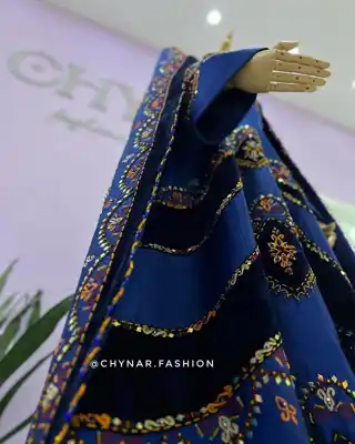 Türkmen fasonlar pombarh fasonlar Fasonlar 2025 fasonlar fason moda modalar Bezen bezen Türkmen fasonlar 2026 Türkmen fasonlar 2025 Türkmen fasonlar 2024 Türkmen fasonlar 2023 turkmenistan türkmenistan turkmen türkmen ashgabat  asgabat aşgabat balkan mary lebap dashoguz dasoguz daşoguz pombarh ponbarhat gulyupek gülýüpek stapel ştapel Gralan Çüýdeşen Abaýa Gadymy Krep Gurultaý 	Keteni Ýüpek Şifon Gipýur Lyon Welwet Atlas Kaşemir Streýç Suzana Ştapel Gülýüpek Pombarh Ýupka Gursakça Aksesuarlar Palto Penjek Okuw eşik Fata Sport eşik Uniforma Nakidka Öýme Şarf kompýuter ýaka ýaglyk Arenda köýnek 2nji el köýnek Taýyn köýnek Matalar Milli lybas milli lybaslar Toý köýnek Toý köýnekler toy koynek toy koynekler gundelik koynekler Gündelik	 
 köýnekler fata koynek Modern taze fason Eskiz koynektm turkmenkoynek türkmenkoynek fason moda moda fasonlar Iş eşik el iş	sada	ýakaly ýakasyz	keşdeli biserli	ýeňli giň nagyşly ýüregi açyk stoýka ýaka ýanly kombinasiýa 	zerli üsti aşak guşakly seçekli gysga ýeňli Ýüpek, Panbarhat (Pombarh) Toý köýnek el iş, ýakasyz, biserli, ýanly, ýeňli, giň, kombinasiýa 17-25, 26-35 Gök, Goýy-gök yaz, guyz