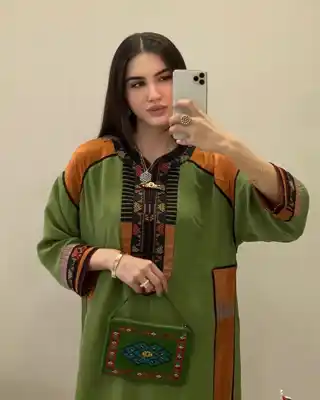 Türkmen fasonlar pombarh fasonlar Fasonlar 2025 fasonlar fason moda modalar Bezen bezen Türkmen fasonlar 2026 Türkmen fasonlar 2025 Türkmen fasonlar 2024 Türkmen fasonlar 2023 turkmenistan türkmenistan turkmen türkmen ashgabat  asgabat aşgabat balkan mary lebap dashoguz dasoguz daşoguz pombarh ponbarhat gulyupek gülýüpek stapel ştapel Gralan Çüýdeşen Abaýa Gadymy Krep Gurultaý 	Keteni Ýüpek Şifon Gipýur Lyon Welwet Atlas Kaşemir Streýç Suzana Ştapel Gülýüpek Pombarh Ýupka Gursakça Aksesuarlar Palto Penjek Okuw eşik Fata Sport eşik Uniforma Nakidka Öýme Şarf kompýuter ýaka ýaglyk Arenda köýnek 2nji el köýnek Taýyn köýnek Matalar Milli lybas milli lybaslar Toý köýnek Toý köýnekler toy koynek toy koynekler gundelik koynekler Gündelik	 
 köýnekler fata koynek Modern taze fason Eskiz koynektm turkmenkoynek türkmenkoynek fason moda moda fasonlar Iş eşik el iş	sada	ýakaly ýakasyz	keşdeli biserli	ýeňli giň nagyşly ýüregi açyk stoýka ýaka ýanly kombinasiýa 	zerli üsti aşak guşakly seçekli gysga ýeňli Gülýüpek Toý köýnek el iş, ýakaly  Mämişi, Goýy-ýaşyl