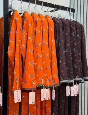 Türkmen fasonlar pombarh fasonlar Fasonlar 2025 fasonlar fason moda modalar Bezen bezen Türkmen fasonlar 2026 Türkmen fasonlar 2025 Türkmen fasonlar 2024 Türkmen fasonlar 2023 turkmenistan türkmenistan turkmen türkmen ashgabat  asgabat aşgabat balkan mary lebap dashoguz dasoguz daşoguz pombarh ponbarhat gulyupek gülýüpek stapel ştapel Gralan Çüýdeşen Abaýa Gadymy Krep Gurultaý 	Keteni Ýüpek Şifon Gipýur Lyon Welwet Atlas Kaşemir Streýç Suzana Ştapel Gülýüpek Pombarh Ýupka Gursakça Aksesuarlar Palto Penjek Okuw eşik Fata Sport eşik Uniforma Nakidka Öýme Şarf kompýuter ýaka ýaglyk Arenda köýnek 2nji el köýnek Taýyn köýnek Matalar Milli lybas milli lybaslar Toý köýnek Toý köýnekler toy koynek toy koynekler gundelik koynekler Gündelik	 
 köýnekler fata koynek Modern taze fason Eskiz koynektm turkmenkoynek türkmenkoynek fason moda moda fasonlar Iş eşik el iş	sada	ýakaly ýakasyz	keşdeli biserli	ýeňli giň nagyşly ýüregi açyk stoýka ýaka ýanly kombinasiýa 	zerli üsti aşak guşakly seçekli gysga ýeňli 
