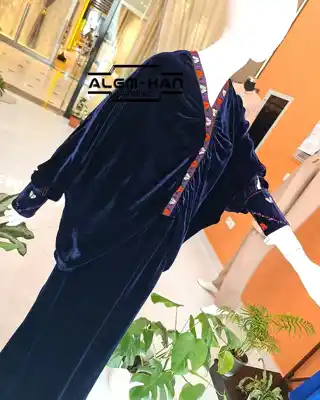 Türkmen fasonlar pombarh fasonlar Fasonlar 2025 fasonlar fason moda modalar Bezen bezen Türkmen fasonlar 2026 Türkmen fasonlar 2025 Türkmen fasonlar 2024 Türkmen fasonlar 2023 turkmenistan türkmenistan turkmen türkmen ashgabat  asgabat aşgabat balkan mary lebap dashoguz dasoguz daşoguz pombarh ponbarhat gulyupek gülýüpek stapel ştapel Gralan Çüýdeşen Abaýa Gadymy Krep Gurultaý 	Keteni Ýüpek Şifon Gipýur Lyon Welwet Atlas Kaşemir Streýç Suzana Ştapel Gülýüpek Pombarh Ýupka Gursakça Aksesuarlar Palto Penjek Okuw eşik Fata Sport eşik Uniforma Nakidka Öýme Şarf kompýuter ýaka ýaglyk Arenda köýnek 2nji el köýnek Taýyn köýnek Matalar Milli lybas milli lybaslar Toý köýnek Toý köýnekler toy koynek toy koynekler gundelik koynekler Gündelik	 
 köýnekler fata koynek Modern taze fason Eskiz koynektm turkmenkoynek türkmenkoynek fason moda moda fasonlar Iş eşik el iş	sada	ýakaly ýakasyz	keşdeli biserli	ýeňli giň nagyşly ýüregi açyk stoýka ýaka ýanly kombinasiýa 	zerli üsti aşak guşakly seçekli gysga ýeňli Panbarhat (Pombarh) Toý köýnek, Modern el iş, ýakasyz, ýeňli, giň, üsti aşak 17-25, 26-35 Gara, Goýy-gök yaz, tomus, guyz