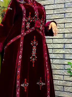 Türkmen fasonlar pombarh fasonlar Fasonlar 2025 fasonlar fason moda modalar Bezen bezen Türkmen fasonlar 2026 Türkmen fasonlar 2025 Türkmen fasonlar 2024 Türkmen fasonlar 2023 turkmenistan türkmenistan turkmen türkmen ashgabat  asgabat aşgabat balkan mary lebap dashoguz dasoguz daşoguz pombarh ponbarhat gulyupek gülýüpek stapel ştapel Gralan Çüýdeşen Abaýa Gadymy Krep Gurultaý 	Keteni Ýüpek Şifon Gipýur Lyon Welwet Atlas Kaşemir Streýç Suzana Ştapel Gülýüpek Pombarh Ýupka Gursakça Aksesuarlar Palto Penjek Okuw eşik Fata Sport eşik Uniforma Nakidka Öýme Şarf kompýuter ýaka ýaglyk Arenda köýnek 2nji el köýnek Taýyn köýnek Matalar Milli lybas milli lybaslar Toý köýnek Toý köýnekler toy koynek toy koynekler gundelik koynekler Gündelik	 
 köýnekler fata koynek Modern taze fason Eskiz koynektm turkmenkoynek türkmenkoynek fason moda moda fasonlar Iş eşik el iş	sada	ýakaly ýakasyz	keşdeli biserli	ýeňli giň nagyşly ýüregi açyk stoýka ýaka ýanly kombinasiýa 	zerli üsti aşak guşakly seçekli gysga ýeňli Panbarhat (Pombarh) Toý köýnek, Milli lybas, Uçurym köýnek el iş, keşdeli, ýakaly, ýeňli, giň, nagyşly 17-25, 26-35, 35+ Goýy-gyzyl guyz