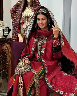 Türkmen fasonlar pombarh fasonlar Fasonlar 2025 fasonlar fason moda modalar Bezen bezen Türkmen fasonlar 2026 Türkmen fasonlar 2025 Türkmen fasonlar 2024 Türkmen fasonlar 2023 turkmenistan türkmenistan turkmen türkmen ashgabat  asgabat aşgabat balkan mary lebap dashoguz dasoguz daşoguz pombarh ponbarhat gulyupek gülýüpek stapel ştapel Gralan Çüýdeşen Abaýa Gadymy Krep Gurultaý 	Keteni Ýüpek Şifon Gipýur Lyon Welwet Atlas Kaşemir Streýç Suzana Ştapel Gülýüpek Pombarh Ýupka Gursakça Aksesuarlar Palto Penjek Okuw eşik Fata Sport eşik Uniforma Nakidka Öýme Şarf kompýuter ýaka ýaglyk Arenda köýnek 2nji el köýnek Taýyn köýnek Matalar Milli lybas milli lybaslar Toý köýnek Toý köýnekler toy koynek toy koynekler gundelik koynekler Gündelik	 
 köýnekler fata koynek Modern taze fason Eskiz koynektm turkmenkoynek türkmenkoynek fason moda moda fasonlar Iş eşik el iş	sada	ýakaly ýakasyz	keşdeli biserli	ýeňli giň nagyşly ýüregi açyk stoýka ýaka ýanly kombinasiýa 	zerli üsti aşak guşakly seçekli gysga ýeňli Toý köýnek, Milli lybas el iş  Goýy-gyzyl