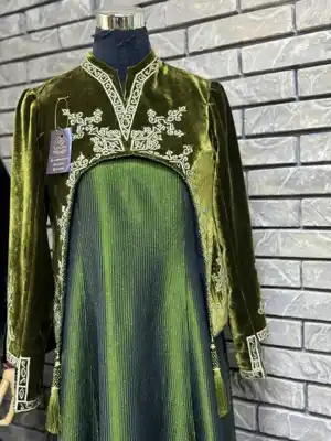 Türkmen fasonlar pombarh fasonlar Fasonlar 2025 fasonlar fason moda modalar Bezen bezen Türkmen fasonlar 2026 Türkmen fasonlar 2025 Türkmen fasonlar 2024 Türkmen fasonlar 2023 turkmenistan türkmenistan turkmen türkmen ashgabat  asgabat aşgabat balkan mary lebap dashoguz dasoguz daşoguz pombarh ponbarhat gulyupek gülýüpek stapel ştapel Gralan Çüýdeşen Abaýa Gadymy Krep Gurultaý 	Keteni Ýüpek Şifon Gipýur Lyon Welwet Atlas Kaşemir Streýç Suzana Ştapel Gülýüpek Pombarh Ýupka Gursakça Aksesuarlar Palto Penjek Okuw eşik Fata Sport eşik Uniforma Nakidka Öýme Şarf kompýuter ýaka ýaglyk Arenda köýnek 2nji el köýnek Taýyn köýnek Matalar Milli lybas milli lybaslar Toý köýnek Toý köýnekler toy koynek toy koynekler gundelik koynekler Gündelik	 
 köýnekler fata koynek Modern taze fason Eskiz koynektm turkmenkoynek türkmenkoynek fason moda moda fasonlar Iş eşik el iş	sada	ýakaly ýakasyz	keşdeli biserli	ýeňli giň nagyşly ýüregi açyk stoýka ýaka ýanly kombinasiýa 	zerli üsti aşak guşakly seçekli gysga ýeňli Panbarhat (Pombarh) Toý köýnek el iş, keşdeli, ýakaly 26-35 Ýaşyl, Goýy-ýaşyl