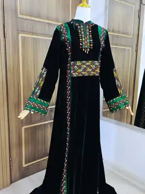 Türkmen fasonlar pombarh fasonlar Fasonlar 2025 fasonlar fason moda modalar Bezen bezen Türkmen fasonlar 2026 Türkmen fasonlar 2025 Türkmen fasonlar 2024 Türkmen fasonlar 2023 turkmenistan türkmenistan turkmen türkmen ashgabat  asgabat aşgabat balkan mary lebap dashoguz dasoguz daşoguz pombarh ponbarhat gulyupek gülýüpek stapel ştapel Gralan Çüýdeşen Abaýa Gadymy Krep Gurultaý 	Keteni Ýüpek Şifon Gipýur Lyon Welwet Atlas Kaşemir Streýç Suzana Ştapel Gülýüpek Pombarh Ýupka Gursakça Aksesuarlar Palto Penjek Okuw eşik Fata Sport eşik Uniforma Nakidka Öýme Şarf kompýuter ýaka ýaglyk Arenda köýnek 2nji el köýnek Taýyn köýnek Matalar Milli lybas milli lybaslar Toý köýnek Toý köýnekler toy koynek toy koynekler gundelik koynekler Gündelik	 
 köýnekler fata koynek Modern taze fason Eskiz koynektm turkmenkoynek türkmenkoynek fason moda moda fasonlar Iş eşik el iş	sada	ýakaly ýakasyz	keşdeli biserli	ýeňli giň nagyşly ýüregi açyk stoýka ýaka ýanly kombinasiýa 	zerli üsti aşak guşakly seçekli gysga ýeňli Panbarhat (Pombarh) Toý köýnek, Milli lybas el iş, ýakaly, biserli, ýeňli, giň, nagyşly 17-25, 26-35, 35+ Gara, Goýy-ýaşyl yaz, guyz, gysh