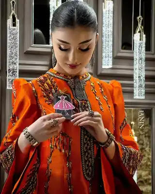 Türkmen fasonlar pombarh fasonlar Fasonlar 2025 fasonlar fason moda modalar Bezen bezen Türkmen fasonlar 2026 Türkmen fasonlar 2025 Türkmen fasonlar 2024 Türkmen fasonlar 2023 turkmenistan türkmenistan turkmen türkmen ashgabat  asgabat aşgabat balkan mary lebap dashoguz dasoguz daşoguz pombarh ponbarhat gulyupek gülýüpek stapel ştapel Gralan Çüýdeşen Abaýa Gadymy Krep Gurultaý 	Keteni Ýüpek Şifon Gipýur Lyon Welwet Atlas Kaşemir Streýç Suzana Ştapel Gülýüpek Pombarh Ýupka Gursakça Aksesuarlar Palto Penjek Okuw eşik Fata Sport eşik Uniforma Nakidka Öýme Şarf kompýuter ýaka ýaglyk Arenda köýnek 2nji el köýnek Taýyn köýnek Matalar Milli lybas milli lybaslar Toý köýnek Toý köýnekler toy koynek toy koynekler gundelik koynekler Gündelik	 
 köýnekler fata koynek Modern taze fason Eskiz koynektm turkmenkoynek türkmenkoynek fason moda moda fasonlar Iş eşik el iş	sada	ýakaly ýakasyz	keşdeli biserli	ýeňli giň nagyşly ýüregi açyk stoýka ýaka ýanly kombinasiýa 	zerli üsti aşak guşakly seçekli gysga ýeňli Keteni, Ýüpek Toý köýnek, Milli lybas el iş, keşdeli, ýakaly, ýeňli 17-25, 26-35 Mämişi yaz, tomus, guyz, gysh