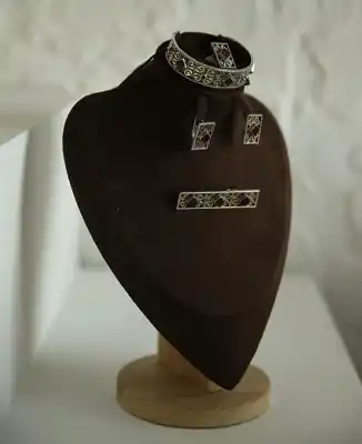 Türkmen fasonlar pombarh fasonlar Fasonlar 2025 fasonlar fason moda modalar Bezen bezen Türkmen fasonlar 2026 Türkmen fasonlar 2025 Türkmen fasonlar 2024 Türkmen fasonlar 2023 turkmenistan türkmenistan turkmen türkmen ashgabat  asgabat aşgabat balkan mary lebap dashoguz dasoguz daşoguz pombarh ponbarhat gulyupek gülýüpek stapel ştapel Gralan Çüýdeşen Abaýa Gadymy Krep Gurultaý 	Keteni Ýüpek Şifon Gipýur Lyon Welwet Atlas Kaşemir Streýç Suzana Ştapel Gülýüpek Pombarh Ýupka Gursakça Aksesuarlar Palto Penjek Okuw eşik Fata Sport eşik Uniforma Nakidka Öýme Şarf kompýuter ýaka ýaglyk Arenda köýnek 2nji el köýnek Taýyn köýnek Matalar Milli lybas milli lybaslar Toý köýnek Toý köýnekler toy koynek toy koynekler gundelik koynekler Gündelik	 
 köýnekler fata koynek Modern taze fason Eskiz koynektm turkmenkoynek türkmenkoynek fason moda moda fasonlar Iş eşik el iş	sada	ýakaly ýakasyz	keşdeli biserli	ýeňli giň nagyşly ýüregi açyk stoýka ýaka ýanly kombinasiýa 	zerli üsti aşak guşakly seçekli gysga ýeňli Milli lybas     Aksesuarlar