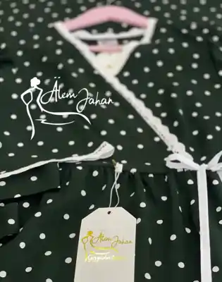 Türkmen fasonlar pombarh fasonlar Fasonlar 2025 fasonlar fason moda modalar Bezen bezen Türkmen fasonlar 2026 Türkmen fasonlar 2025 Türkmen fasonlar 2024 Türkmen fasonlar 2023 turkmenistan türkmenistan turkmen türkmen ashgabat  asgabat aşgabat balkan mary lebap dashoguz dasoguz daşoguz pombarh ponbarhat gulyupek gülýüpek stapel ştapel Gralan Çüýdeşen Abaýa Gadymy Krep Gurultaý 	Keteni Ýüpek Şifon Gipýur Lyon Welwet Atlas Kaşemir Streýç Suzana Ştapel Gülýüpek Pombarh Ýupka Gursakça Aksesuarlar Palto Penjek Okuw eşik Fata Sport eşik Uniforma Nakidka Öýme Şarf kompýuter ýaka ýaglyk Arenda köýnek 2nji el köýnek Taýyn köýnek Matalar Milli lybas milli lybaslar Toý köýnek Toý köýnekler toy koynek toy koynekler gundelik koynekler Gündelik	 
 köýnekler fata koynek Modern taze fason Eskiz koynektm turkmenkoynek türkmenkoynek fason moda moda fasonlar Iş eşik el iş	sada	ýakaly ýakasyz	keşdeli biserli	ýeňli giň nagyşly ýüregi açyk stoýka ýaka ýanly kombinasiýa 	zerli üsti aşak guşakly seçekli gysga ýeňli Ştapel Gündelik ýakasyz, ýeňli, giň 17-25, 26-35 Haki yaz, tomus, guyz Taýyn köýnek