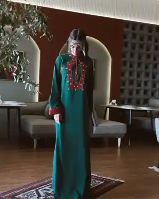 Türkmen fasonlar pombarh fasonlar Fasonlar 2025 fasonlar fason moda modalar Bezen bezen Türkmen fasonlar 2026 Türkmen fasonlar 2025 Türkmen fasonlar 2024 Türkmen fasonlar 2023 turkmenistan türkmenistan turkmen türkmen ashgabat  asgabat aşgabat balkan mary lebap dashoguz dasoguz daşoguz pombarh ponbarhat gulyupek gülýüpek stapel ştapel Gralan Çüýdeşen Abaýa Gadymy Krep Gurultaý 	Keteni Ýüpek Şifon Gipýur Lyon Welwet Atlas Kaşemir Streýç Suzana Ştapel Gülýüpek Pombarh Ýupka Gursakça Aksesuarlar Palto Penjek Okuw eşik Fata Sport eşik Uniforma Nakidka Öýme Şarf kompýuter ýaka ýaglyk Arenda köýnek 2nji el köýnek Taýyn köýnek Matalar Milli lybas milli lybaslar Toý köýnek Toý köýnekler toy koynek toy koynekler gundelik koynekler Gündelik	 
 köýnekler fata koynek Modern taze fason Eskiz koynektm turkmenkoynek türkmenkoynek fason moda moda fasonlar Iş eşik el iş	sada	ýakaly ýakasyz	keşdeli biserli	ýeňli giň nagyşly ýüregi açyk stoýka ýaka ýanly kombinasiýa 	zerli üsti aşak guşakly seçekli gysga ýeňli Lyon Toý köýnek el iş, ýakaly  Goýy-ýaşyl