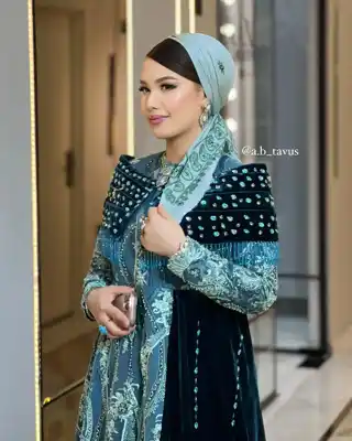 Türkmen fasonlar pombarh fasonlar Fasonlar 2025 fasonlar fason moda modalar Bezen bezen Türkmen fasonlar 2026 Türkmen fasonlar 2025 Türkmen fasonlar 2024 Türkmen fasonlar 2023 turkmenistan türkmenistan turkmen türkmen ashgabat  asgabat aşgabat balkan mary lebap dashoguz dasoguz daşoguz pombarh ponbarhat gulyupek gülýüpek stapel ştapel Gralan Çüýdeşen Abaýa Gadymy Krep Gurultaý 	Keteni Ýüpek Şifon Gipýur Lyon Welwet Atlas Kaşemir Streýç Suzana Ştapel Gülýüpek Pombarh Ýupka Gursakça Aksesuarlar Palto Penjek Okuw eşik Fata Sport eşik Uniforma Nakidka Öýme Şarf kompýuter ýaka ýaglyk Arenda köýnek 2nji el köýnek Taýyn köýnek Matalar Milli lybas milli lybaslar Toý köýnek Toý köýnekler toy koynek toy koynekler gundelik koynekler Gündelik	 
 köýnekler fata koynek Modern taze fason Eskiz koynektm turkmenkoynek türkmenkoynek fason moda moda fasonlar Iş eşik el iş	sada	ýakaly ýakasyz	keşdeli biserli	ýeňli giň nagyşly ýüregi açyk stoýka ýaka ýanly kombinasiýa 	zerli üsti aşak guşakly seçekli gysga ýeňli Gülýüpek, Panbarhat (Pombarh) Toý köýnek el iş, keşdeli, ýakasyz, biserli, ýeňli 17-25, 26-35 Gök, Goýy-gök