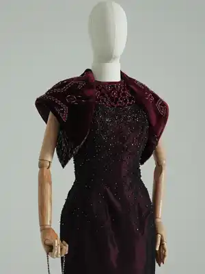 Türkmen fasonlar pombarh fasonlar Fasonlar 2025 fasonlar fason moda modalar Bezen bezen Türkmen fasonlar 2026 Türkmen fasonlar 2025 Türkmen fasonlar 2024 Türkmen fasonlar 2023 turkmenistan türkmenistan turkmen türkmen ashgabat  asgabat aşgabat balkan mary lebap dashoguz dasoguz daşoguz pombarh ponbarhat gulyupek gülýüpek stapel ştapel Gralan Çüýdeşen Abaýa Gadymy Krep Gurultaý 	Keteni Ýüpek Şifon Gipýur Lyon Welwet Atlas Kaşemir Streýç Suzana Ştapel Gülýüpek Pombarh Ýupka Gursakça Aksesuarlar Palto Penjek Okuw eşik Fata Sport eşik Uniforma Nakidka Öýme Şarf kompýuter ýaka ýaglyk Arenda köýnek 2nji el köýnek Taýyn köýnek Matalar Milli lybas milli lybaslar Toý köýnek Toý köýnekler toy koynek toy koynekler gundelik koynekler Gündelik	 
 köýnekler fata koynek Modern taze fason Eskiz koynektm turkmenkoynek türkmenkoynek fason moda moda fasonlar Iş eşik el iş	sada	ýakaly ýakasyz	keşdeli biserli	ýeňli giň nagyşly ýüregi açyk stoýka ýaka ýanly kombinasiýa 	zerli üsti aşak guşakly seçekli gysga ýeňli Panbarhat (Pombarh) Toý köýnek, Modern el iş, ýakasyz, biserli, gysga ýeňli 17-25, 26-35 Goýy-gyzyl yaz, tomus, guyz Taýyn köýnek